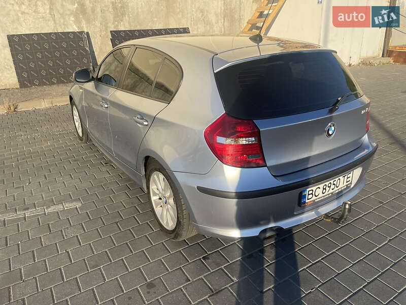 Хэтчбек BMW 1 Series 2009 в Львове