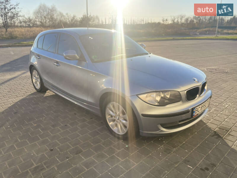 Хэтчбек BMW 1 Series 2009 в Львове