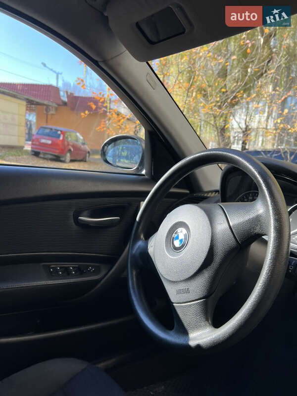 Хетчбек BMW 1 Series 2008 в Івано-Франківську