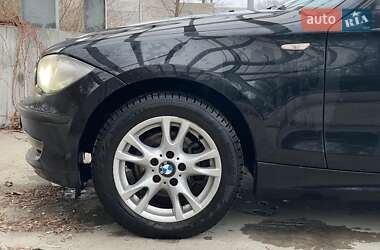 Хетчбек BMW 1 Series 2008 в Києві