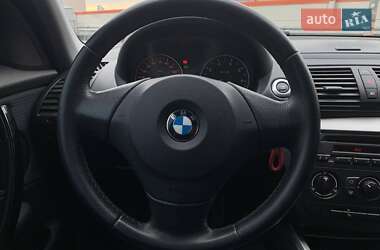 Хетчбек BMW 1 Series 2009 в Києві