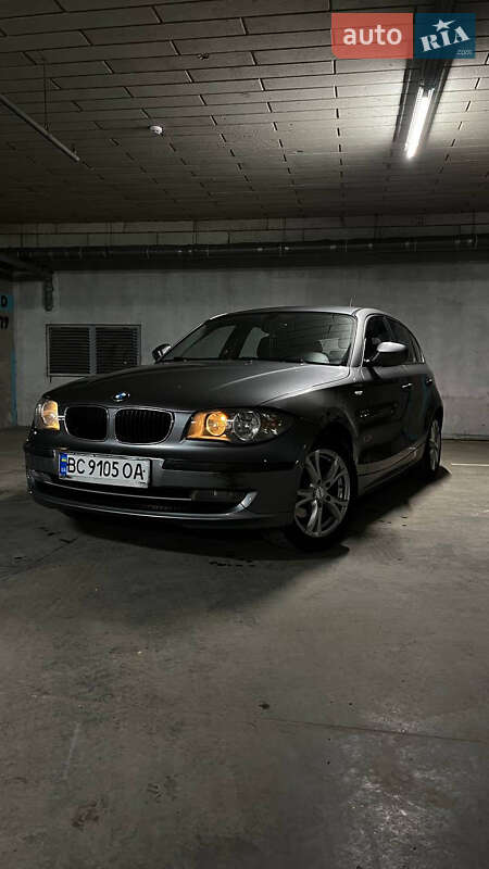 Хэтчбек BMW 1 Series 2011 в Львове