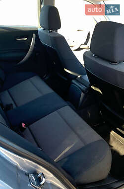 Хэтчбек BMW 1 Series 2006 в  фото 9 Хэтчбек BMW 1 Series 2006 в