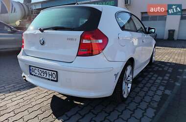 Хетчбек BMW 1 Series 2009 в 