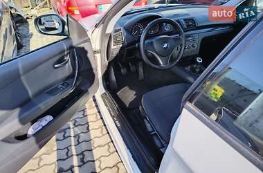 Хетчбек BMW 1 Series 2009 в 