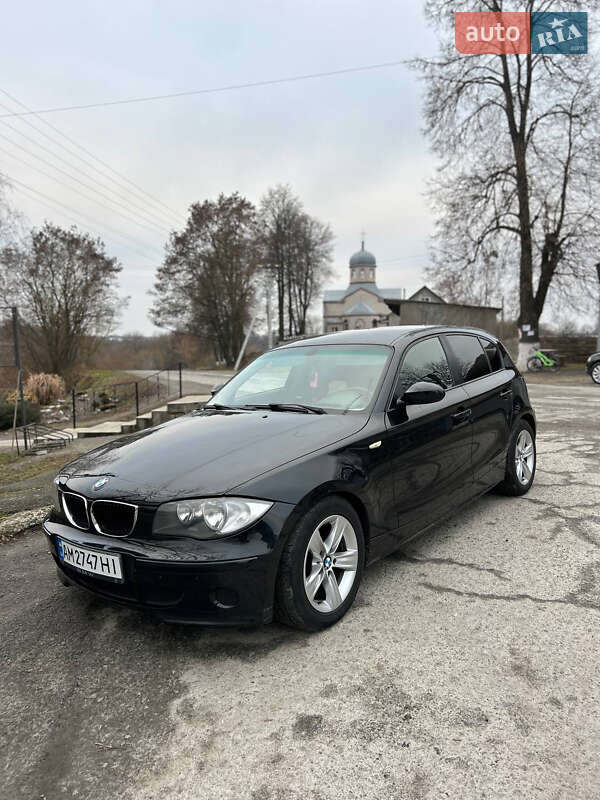 Хетчбек BMW 1 Series 2005 в Звягелі