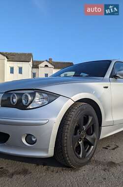 Хетчбек BMW 1 Series 2005 в 