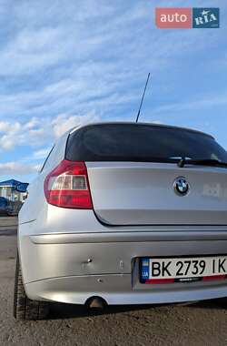 Хетчбек BMW 1 Series 2005 в 