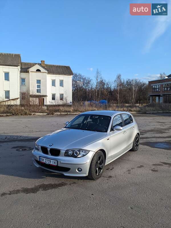 Хетчбек BMW 1 Series 2005 в 