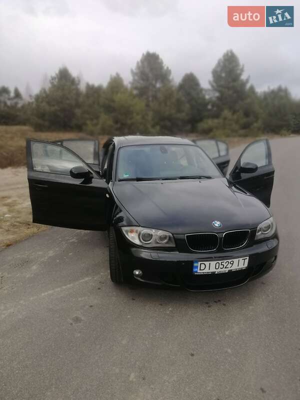 Хэтчбек BMW 1 Series 2009 в Буче