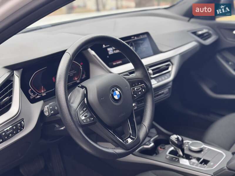 Хетчбек BMW 1 Series 2021 в Києві фото 6 Хетчбек BMW 1 Series 2021 в Києві