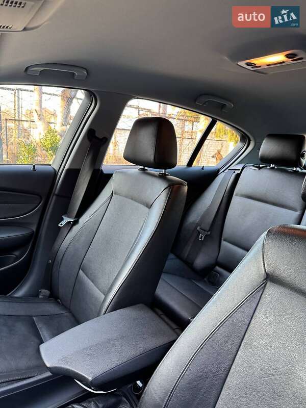 Хетчбек BMW 1 Series 2007 в Житомирі