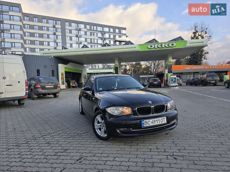 Хэтчбек BMW 1 Series 2009 в Львове