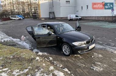 Хэтчбек BMW 1 Series 2010 в 