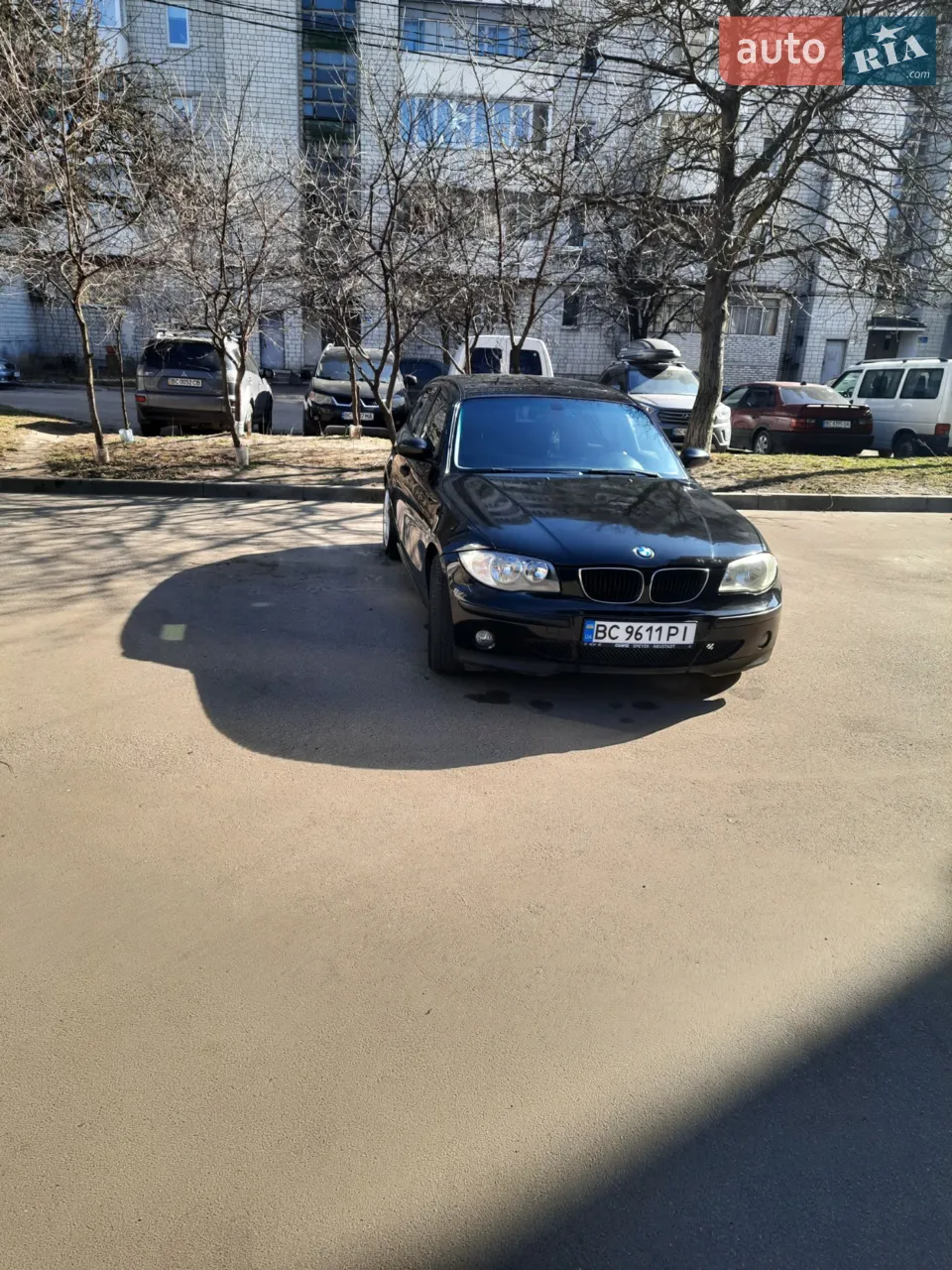 Продається бмв 116i 2006р чорний колір, люк, 16 диски, стан авто 4/5 є потертості справої сторони, двигун масла не бере, коробка щеплення все ідеал, розхід по місту 10л траса 6-7