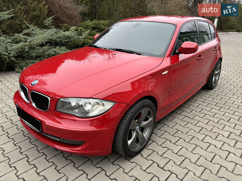 Хетчбек BMW 1 Series 2011 в Запоріжжі