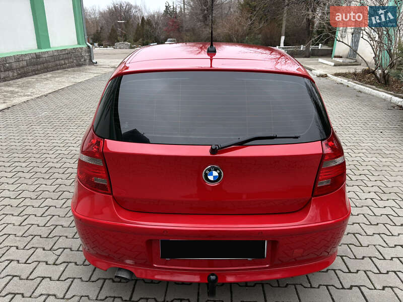 Хетчбек BMW 1 Series 2011 в Запоріжжі