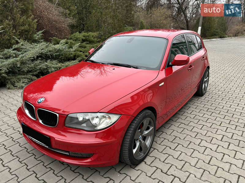 Хетчбек BMW 1 Series 2011 в Запоріжжі
