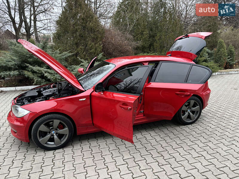 Хетчбек BMW 1 Series 2011 в Запоріжжі