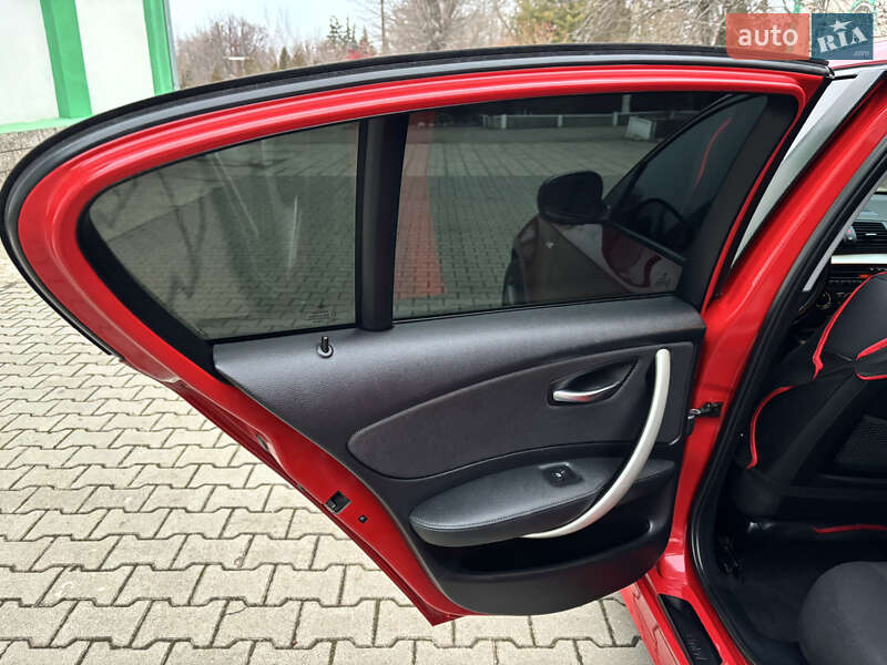 Хетчбек BMW 1 Series 2011 в Запоріжжі