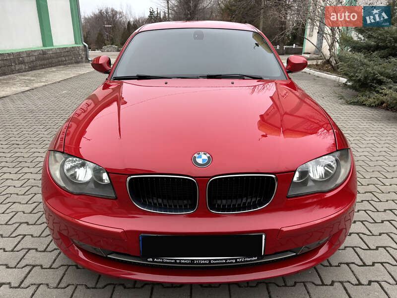 Хетчбек BMW 1 Series 2011 в Запоріжжі