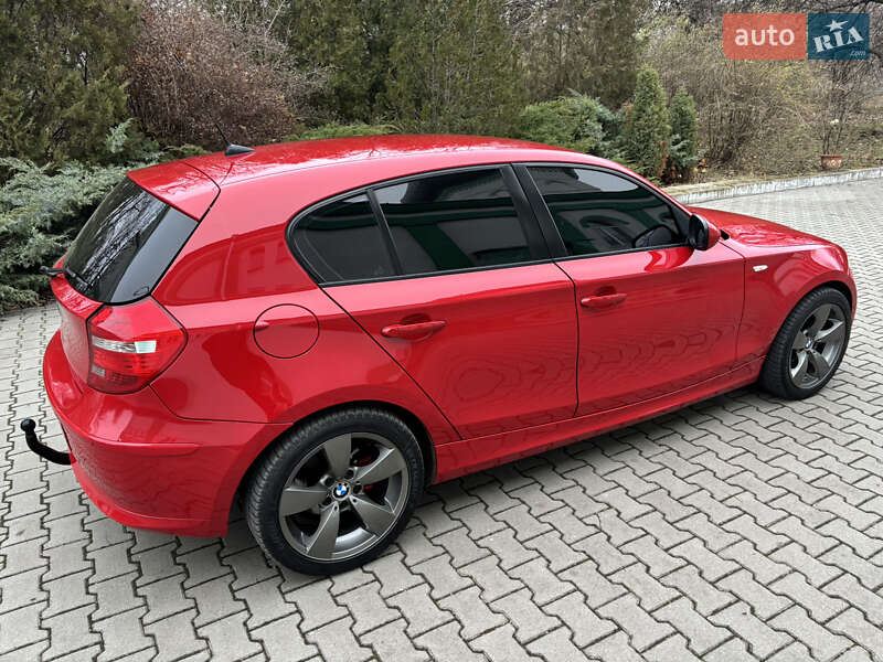 Хетчбек BMW 1 Series 2011 в Запоріжжі