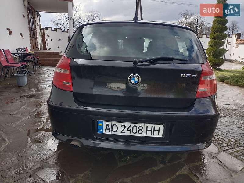 Хэтчбек BMW 1 Series 2011 в Мукачево