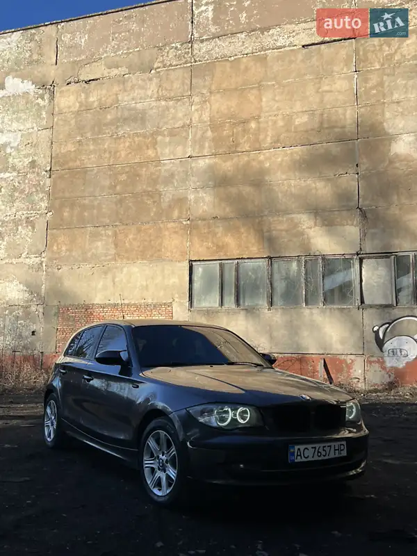 Хэтчбек BMW 1 Series 2007 в 