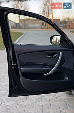 Хетчбек BMW 1 Series 2010 в 