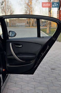 Хетчбек BMW 1 Series 2010 в 