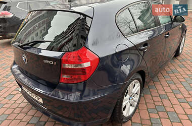 Хэтчбек BMW 1 Series 2009 в 