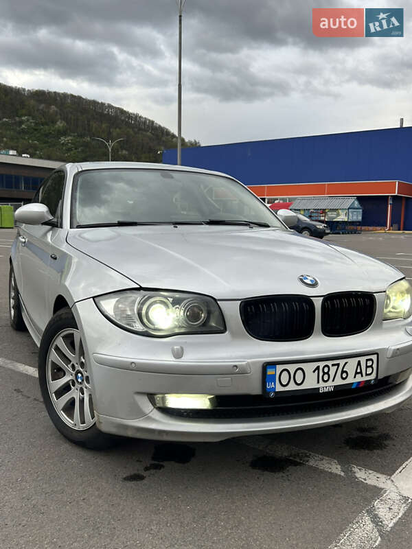 Хетчбек BMW 1 Series 2008 в 