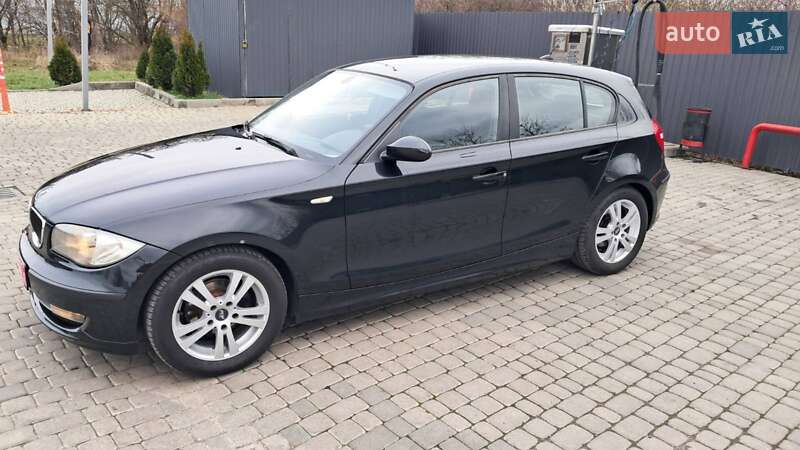 Хэтчбек BMW 1 Series 2009 в Мукачево