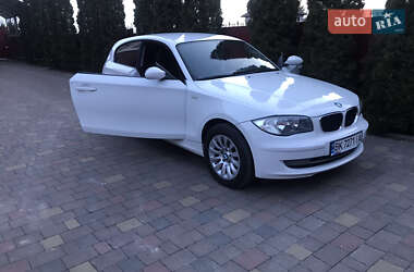 Хетчбек BMW 1 Series 2009 в 