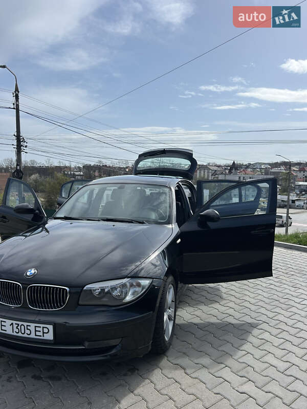 Хетчбек BMW 1 Series 2008 в Чернівцях