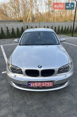 Хетчбек BMW 1 Series 2009 в 