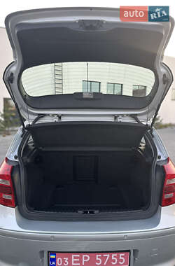 Хетчбек BMW 1 Series 2009 в 