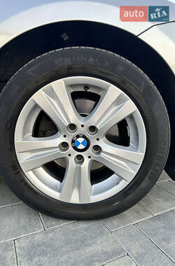 Хетчбек BMW 1 Series 2009 в 
