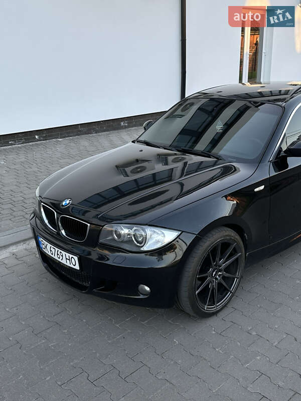 Хэтчбек BMW 1 Series 2008 в Ровно