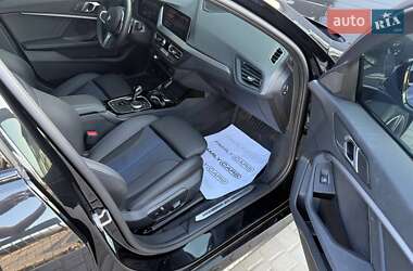 Хетчбек BMW 1 Series 2023 в 