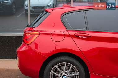 Хетчбек BMW 1 Series 2019 в 