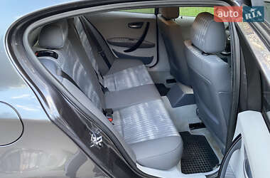 Хэтчбек BMW 1 Series 2006 в 
