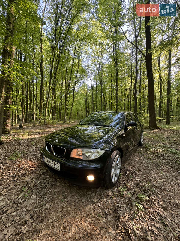 Хэтчбек BMW 1 Series 2006 в 
