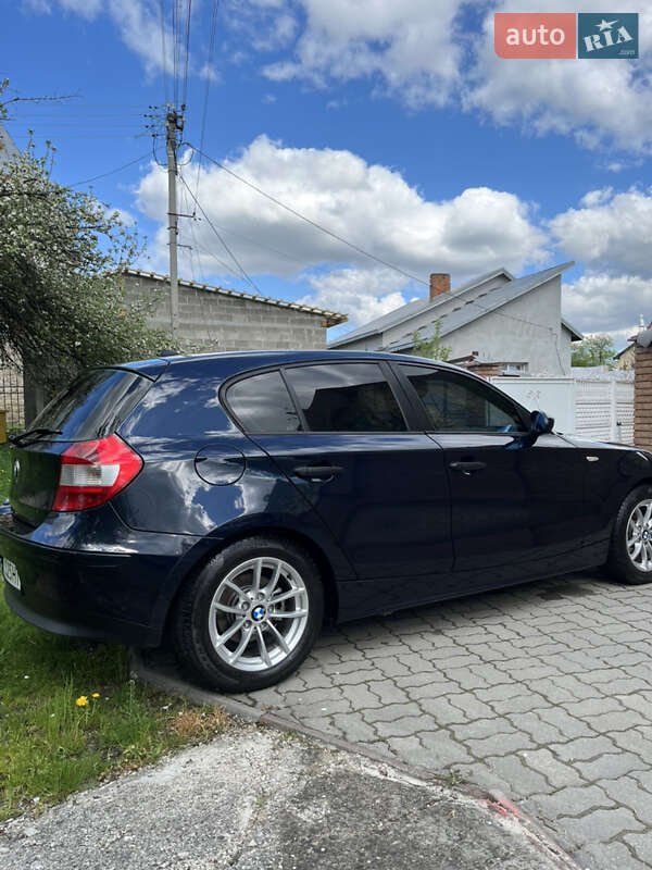 Хэтчбек BMW 1 Series 2005 в Ивано-Франковске