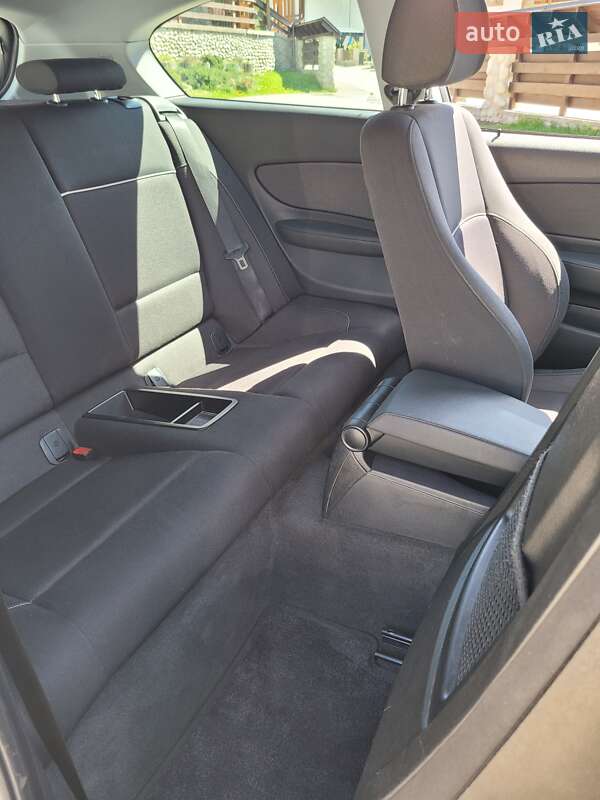 Хэтчбек BMW 1 Series 2008 в Киеве