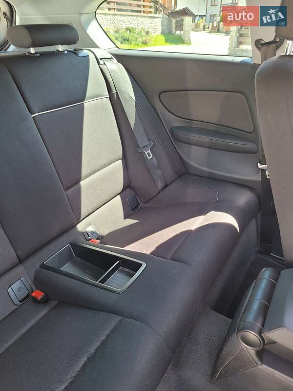 Хэтчбек BMW 1 Series 2008 в Киеве