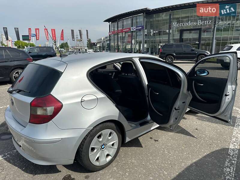 Хэтчбек BMW 1 Series 2005 в Киеве