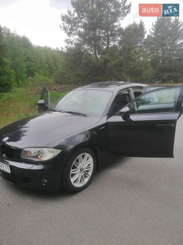 Хэтчбек BMW 1 Series 2009 в Буче
