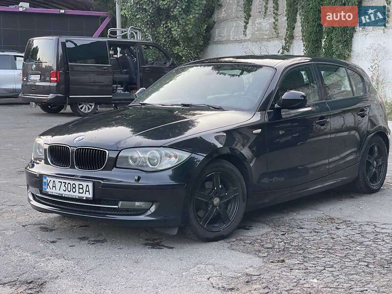 Хетчбек BMW 1 Series 2010 в Києві