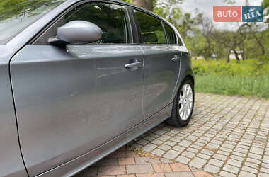 Хетчбек BMW 1 Series 2005 в 